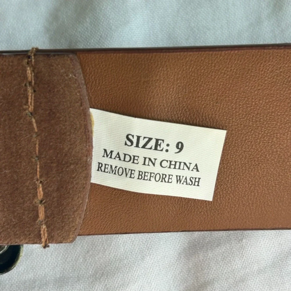 Womens Y2K Brown Faux Suede‎ Statement Belt Size 9 Round Jeweled Buckle Western